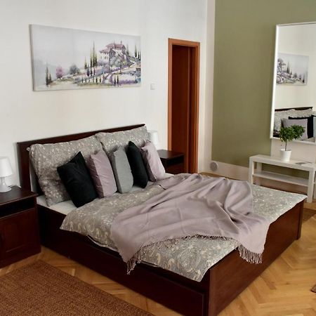 Andy'S Central 3-Bedroom Apartment ! Prague Luaran gambar