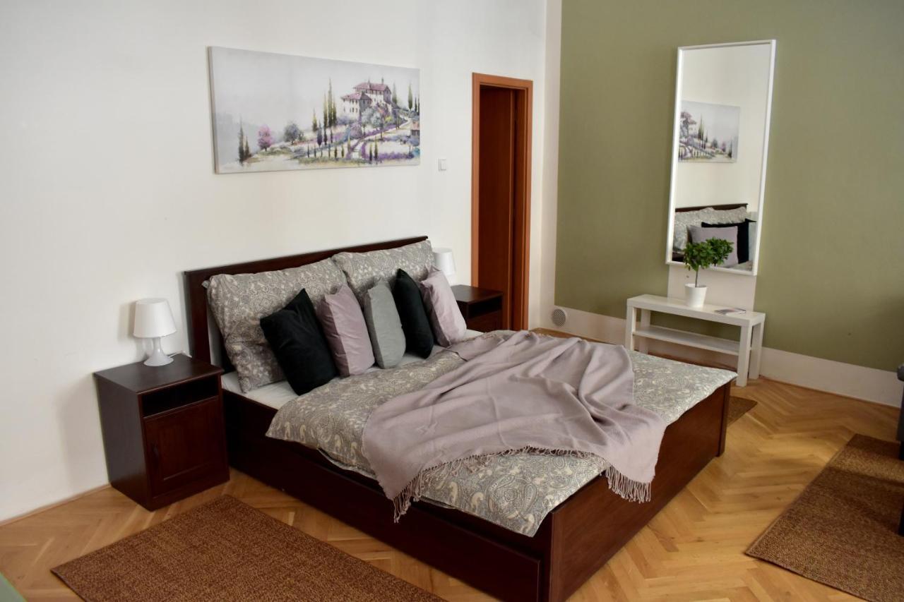 Andy'S Central 3-Bedroom Apartment ! Prague Luaran gambar