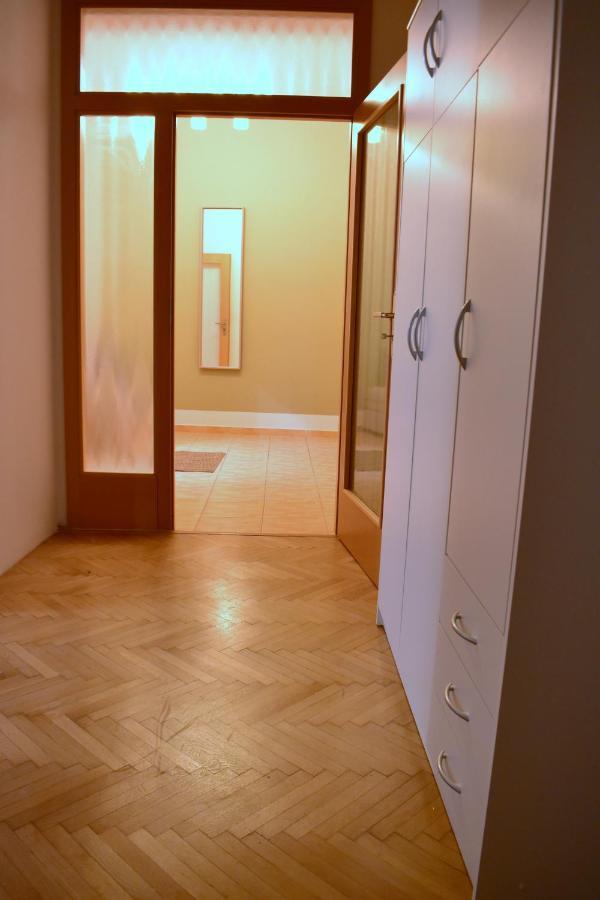 Andy'S Central 3-Bedroom Apartment ! Prague Luaran gambar