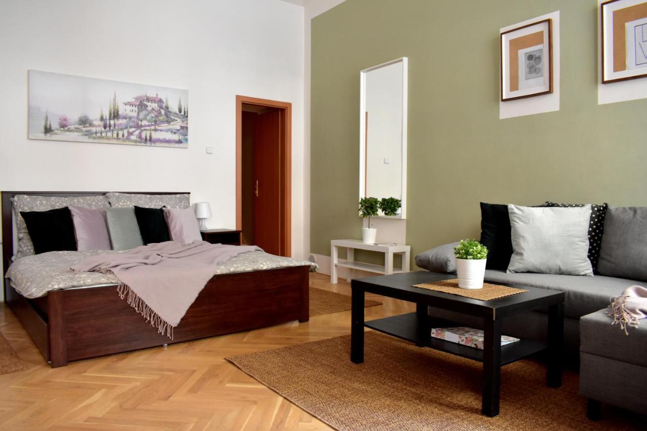 Andy'S Central 3-Bedroom Apartment ! Prague Luaran gambar